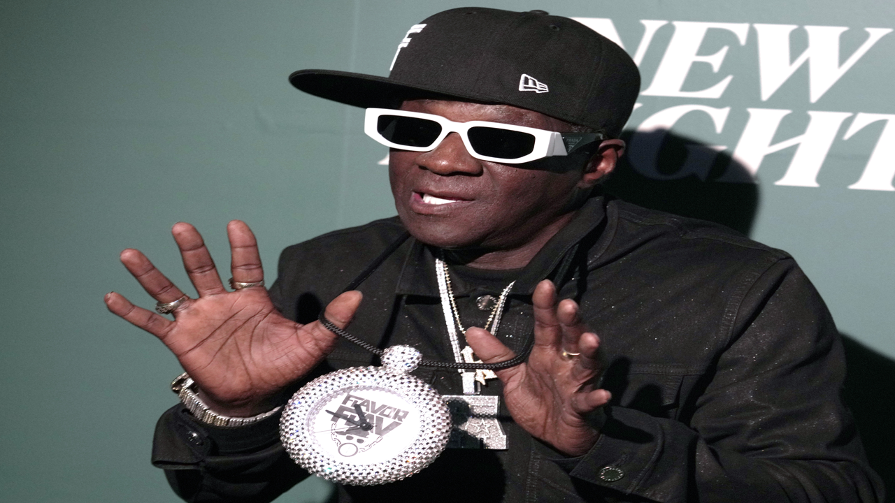 911 is a JOKE - Flavor Flav