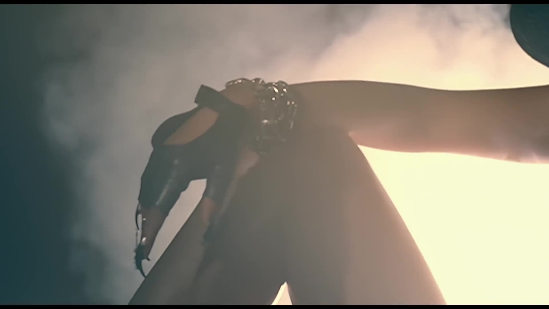 Cópia de Rihanna - Umbrella (Orange Version) (Official Music Video) ft. JAY-Z